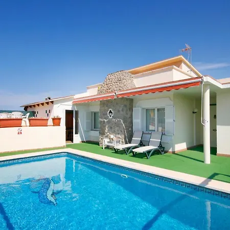 Maria Carmen *